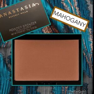 Anastasia Beverly Hills Powder Bronzer